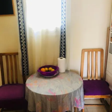 комната на La Morant